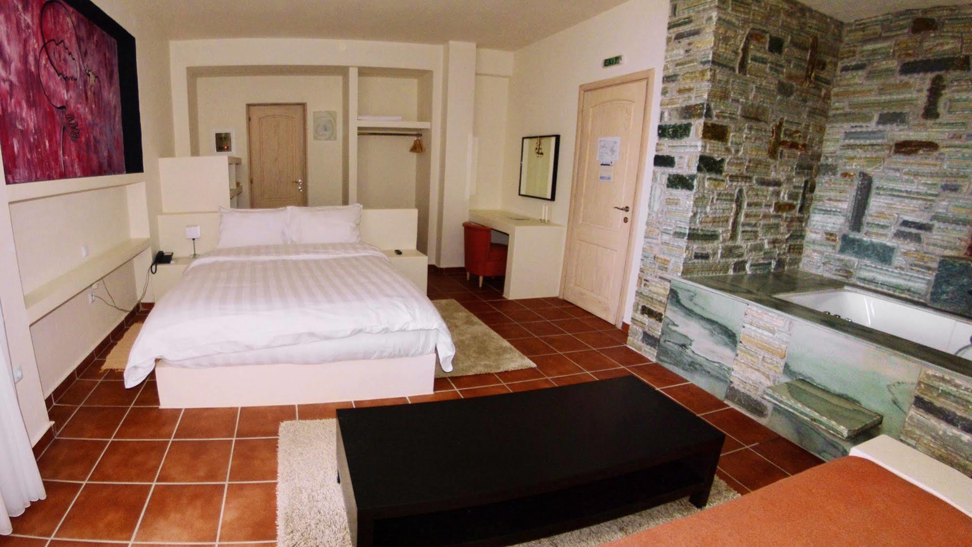 Filion Eco Hotel & Suites نيا ستيرا المظهر الخارجي الصورة
